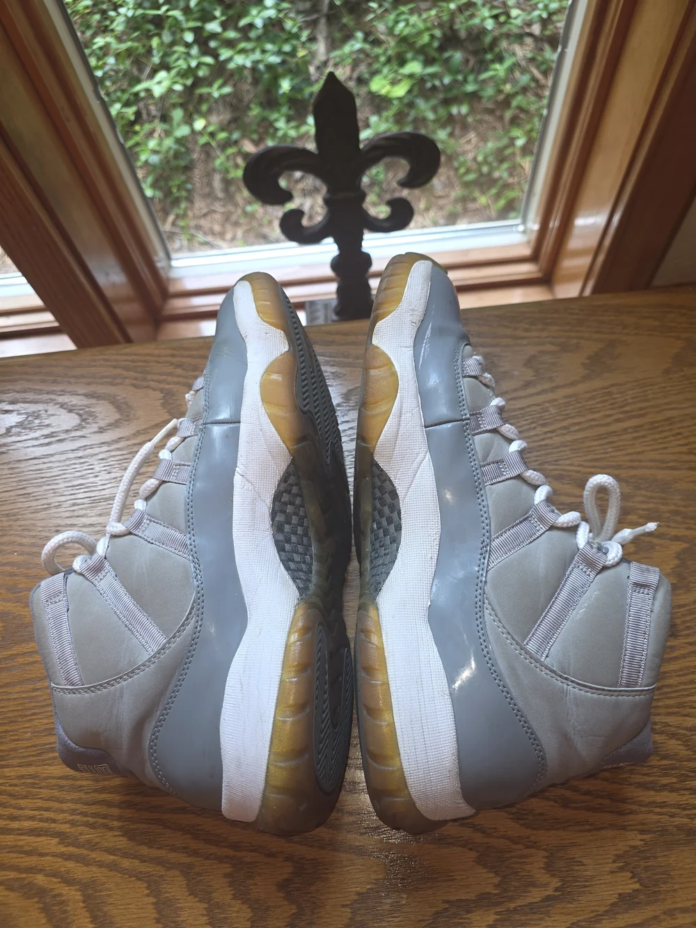 Air Jordan 11 Retro 2010 Cool Grey White Sneakers Sz 10.5